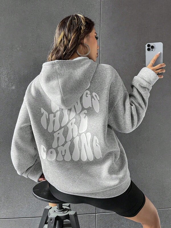 Moletom Com Capuz Lettering Grande nas Costas e Ribana