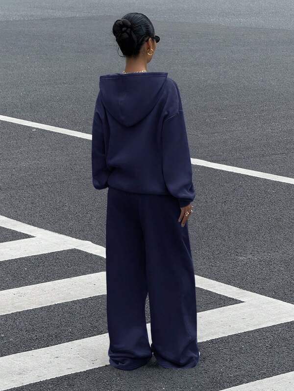 Conjunto Moletom Com Capuz Minimalista Peluciado