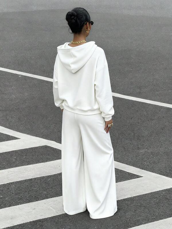 Conjunto Moletom Com Capuz Minimalista Peluciado