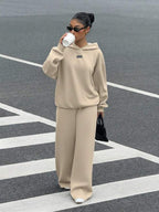 Conjunto Moletom Com Capuz Minimalista Peluciado