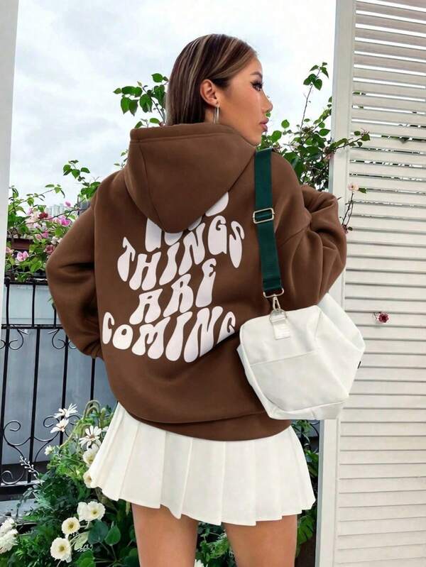 Moletom Com Capuz Lettering Grande nas Costas e Ribana