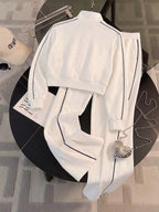 Conjunto Moletom Com Zíper Recortes Contrastantes Bordado