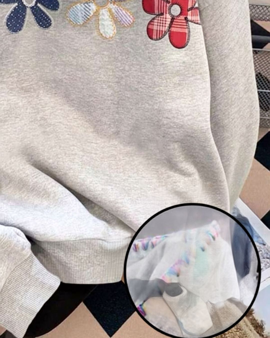 Moletom Com Capuz Recorte Bicolor Bordado E Listras Manga